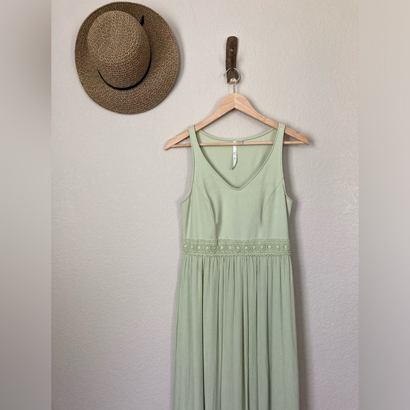 NWOT LC Sage Spring Green summer formal wedding guest bridesmaid maxi dress - Picture 5 of 9